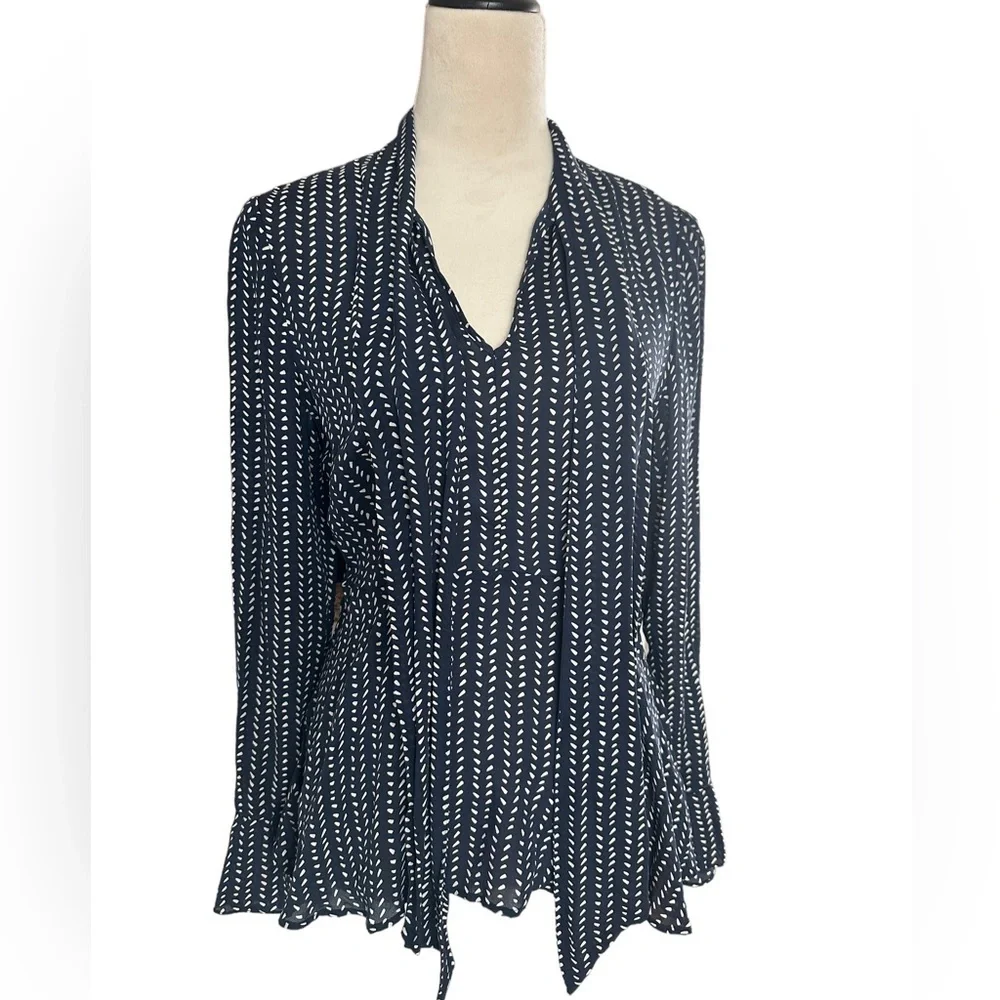 Classiques Entier white blue bow cut out peplum business casual silk blouse